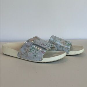 Vionic Kiera Velcro Blue Floral Slides. Size 8